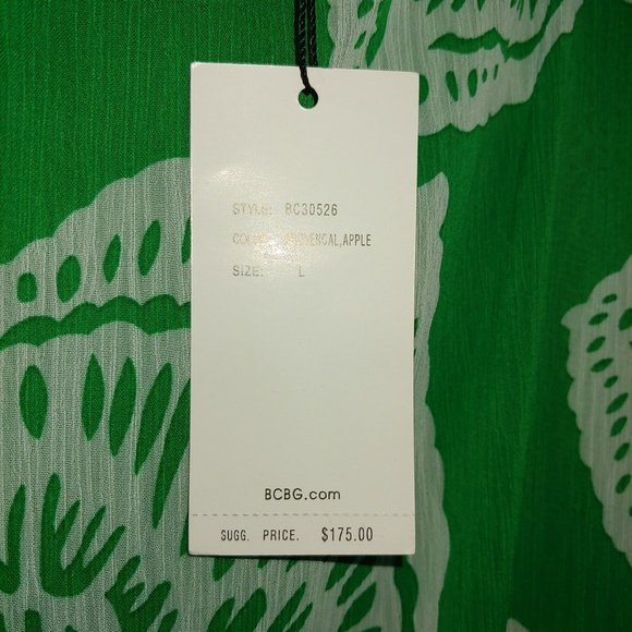 NWT BCBG Blouse Top Pleated Neck/Back w/Cut Outs - Picture 3 of 4